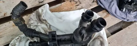Thermostat/thermostat housing
