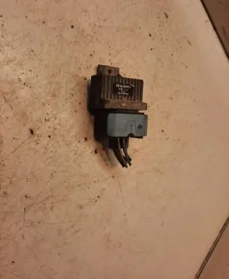 Peugeot Partner Glow plug pre-heat relay 9640469680 BDL712