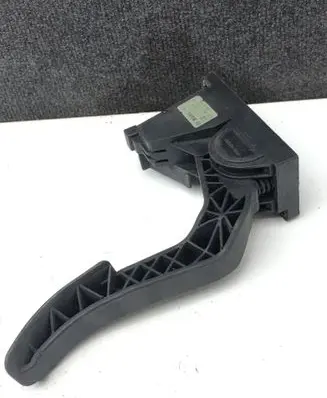 Mercedes-Benz Sprinter W906 Accelerator throttle pedal A9013000404