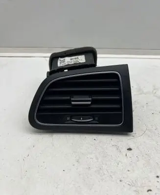 Renault Megane IV Dash center air vent grill 687600666R