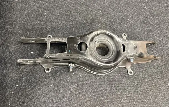 Chevrolet Camaro Rear upper control arm/wishbone 84382227