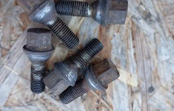 BMW 1 E81 E87 Nuts/bolts 