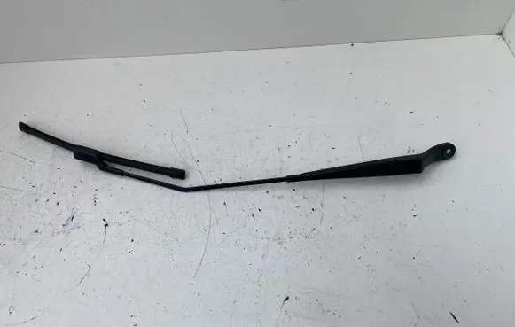 Peugeot 208 Front wiper blade arm 9673292080