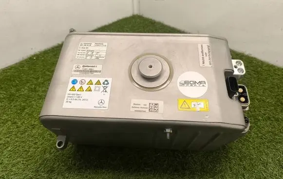 Mercedes-Benz S W221 Hybrid / electric car battery A2213430400 A2219021000 17104140093