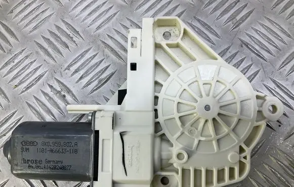 Audi A5 Sportback 8TA Front door window regulator motor 8K0959802A