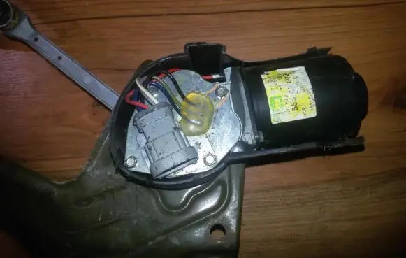 Renault Megane I Wiper motor