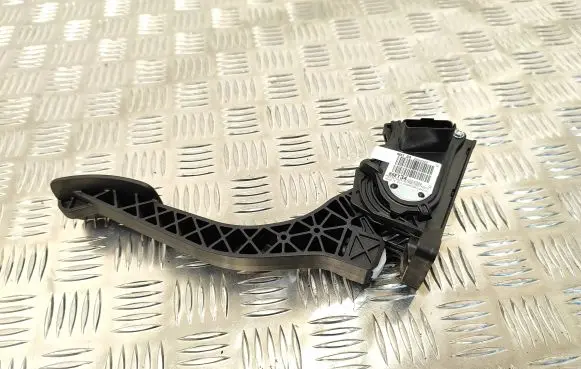 Citroen DS7 Crossback Accelerator throttle pedal 9674829180