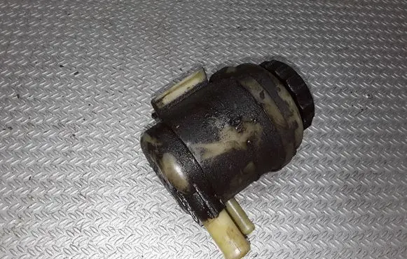 KIA Sorento Power steering fluid tank/reservoir