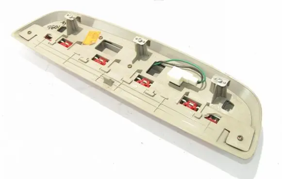 KIA Opirus Third/center stoplight