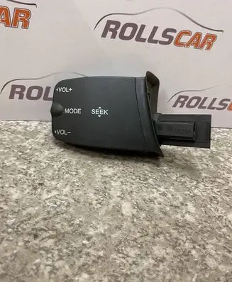 Ford Focus Multifunctional control switch/knob 758710