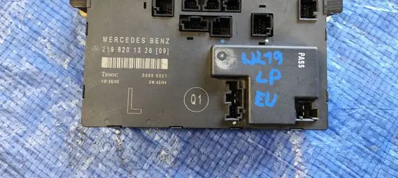 Mercedes-Benz CLS C219 Door control unit/module 2198201326
