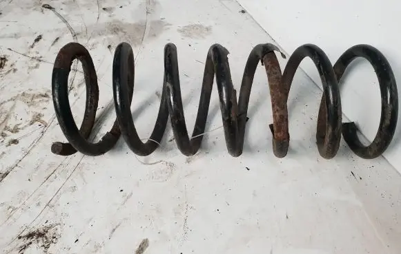 Volvo XC70 Rear coil spring 0W20