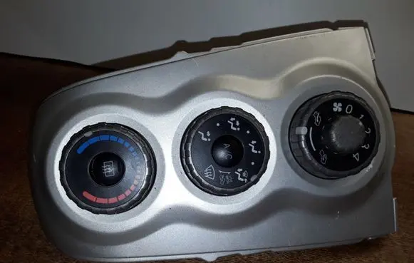 Toyota Yaris Climate control unit 554060D190