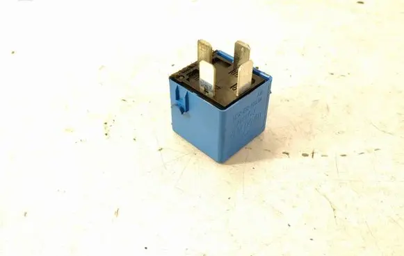 Mercedes-Benz B W245 Cruise control relay 0025422519 A0025422519