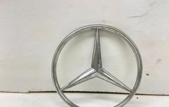 Mercedes-Benz E W124 Manufacturer badge logo/emblem A2017580058 2017580058