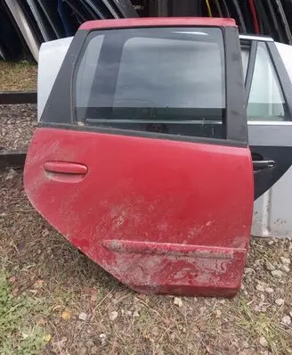 Mitsubishi Colt Rear door