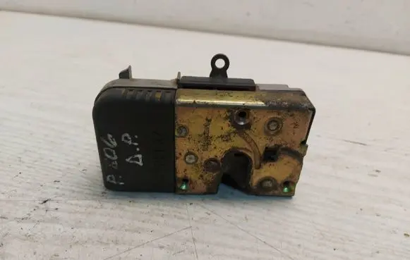 Peugeot 806 Front door lock PBTR2