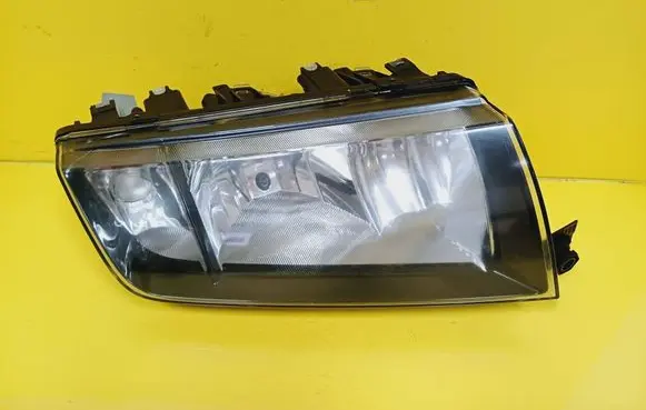 Skoda Fabia Mk1 (6Y) Headlight/headlamp 