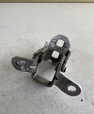 Dodge Nitro Rear door upper hinge 
