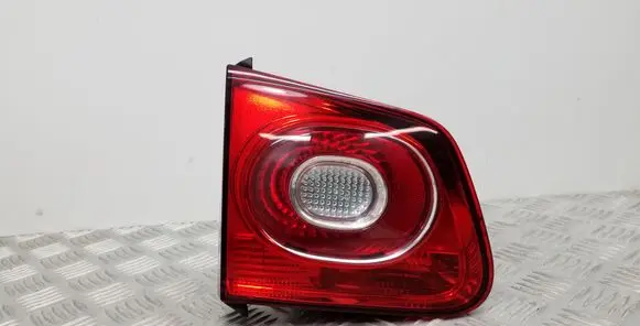 Volkswagen Tiguan Tailgate rear/tail lights 5N0945093C