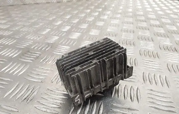 Opel Insignia A Glow plug pre-heat relay 55574293 b2110017751