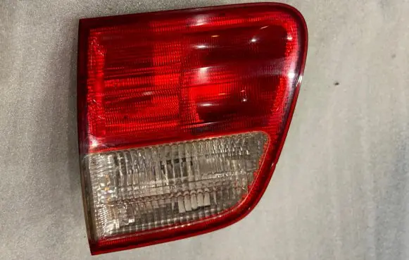 Mercedes-Benz E W210 Tailgate rear/tail lights A2108206064 324502Q2 2108206064