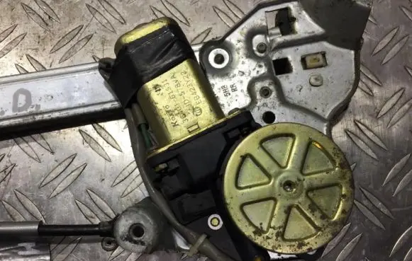 Mazda 626 Rear door window regulator motor 3640161631 jd-578va