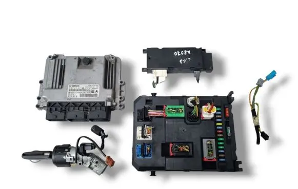 Citroen C3 Picasso Engine ECU kit and lock set 0281015847 9674245180