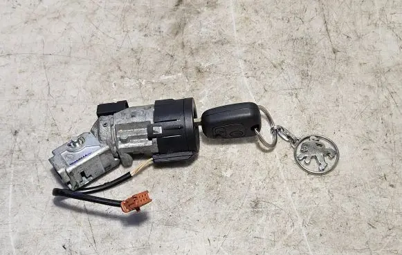 Peugeot 407 Ignition lock 9648445180