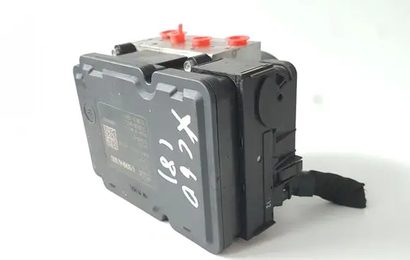 Volvo XC60 ABS Pump 30681619