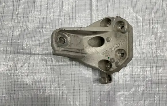 Alfa Romeo Giulia Engine mounting bracket 50545195