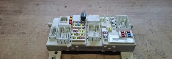 Ford Focus Fuse module 7M5T14A073JG