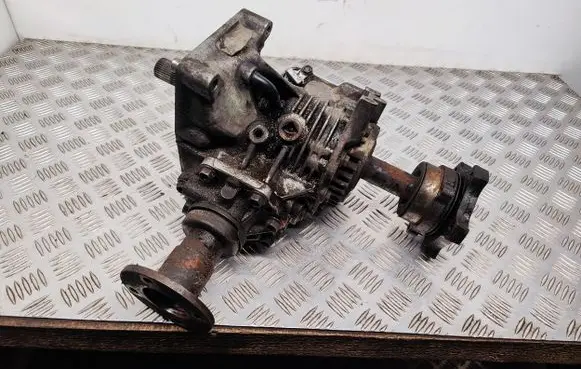 Nissan X-Trail T30 Gearbox transfer box case 