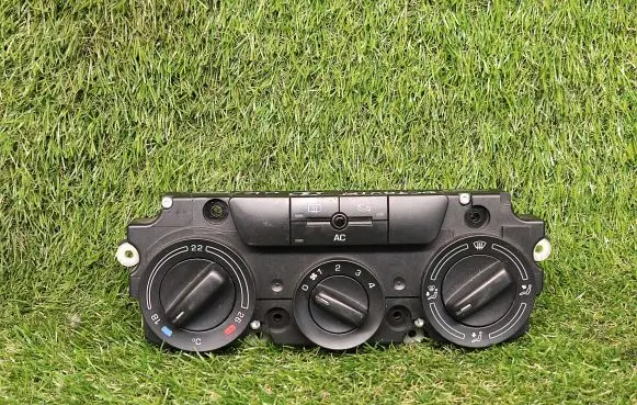 Skoda Octavia Mk2 (1Z) Climate control unit 1Z0820047K