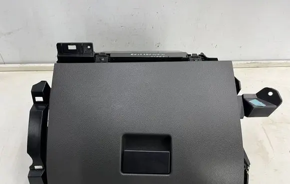 Ford C-MAX I Glove box 3M5X-R0600
