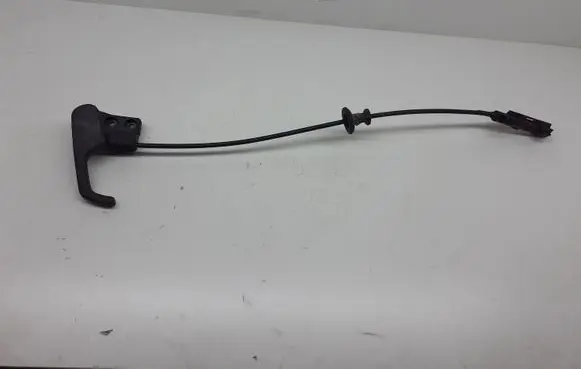 Volkswagen PASSAT B5.5 Engine bonnet (hood) release handle