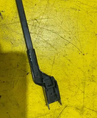 Ford Fiesta Front wiper blade arm 8A6117526BD