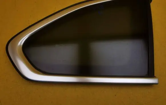 BMW X1 F48 F49 Rear side window 7406872