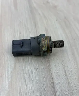 Audi A6 S6 C6 4F Coolant temperature sensor 06A919501A