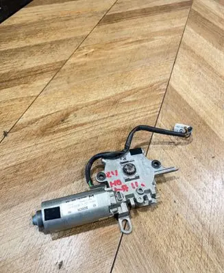 Mercedes-Benz E W211 Sunroof motor/actuator A2038203142 W203W211