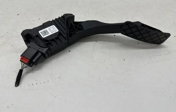 Volkswagen Golf Sportsvan Accelerator throttle pedal 5Q2723503D