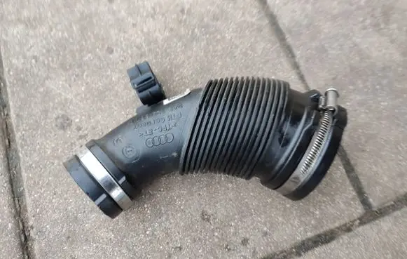 Audi A4 S4 B9 Air intake hose/pipe 04L129661B