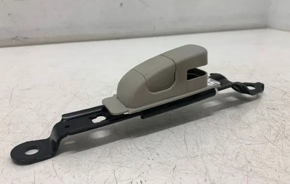 Nissan X-Trail T32 Seat belt height adjuster 1104608 41372