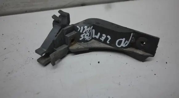 Toyota Yaris Headlight/headlamp mounting bracket