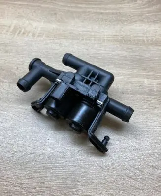 BMW 5 F10 F11 Coolant heater control valve 9310349 1147412221