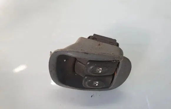 Renault Megane I Electric window control switch