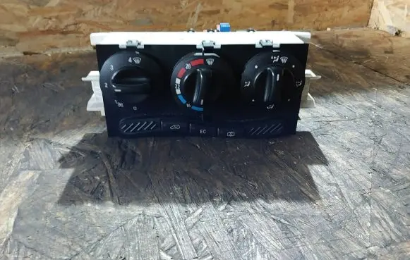 Mercedes-Benz A W168 Climate control unit 1688300485 0154600