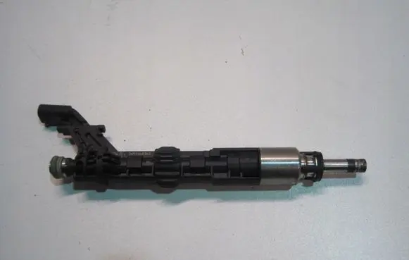 Skoda Rapid (120G, 130G, 135G) Fuel injector 06M906036S