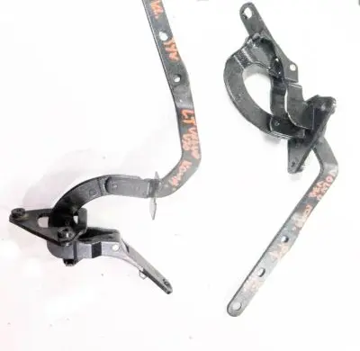 Volvo V70 Tailgate/trunk/boot hinge 8643153