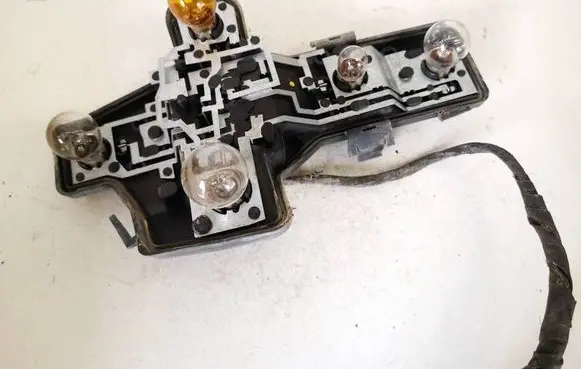 Volkswagen Touran I Tail light bulb cover holder 1t0945253